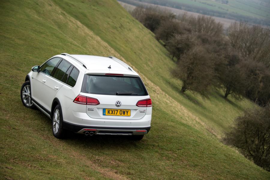  Volkswagen Golf Alltrack 2017 года  (UK) (фото 26 из 33)